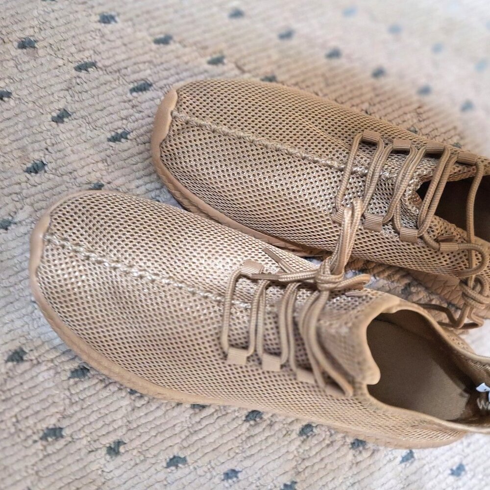 MENS COMFY AROUND-THE-HOUSE SHOES - TAN     SIZE 10 1/2 - 11